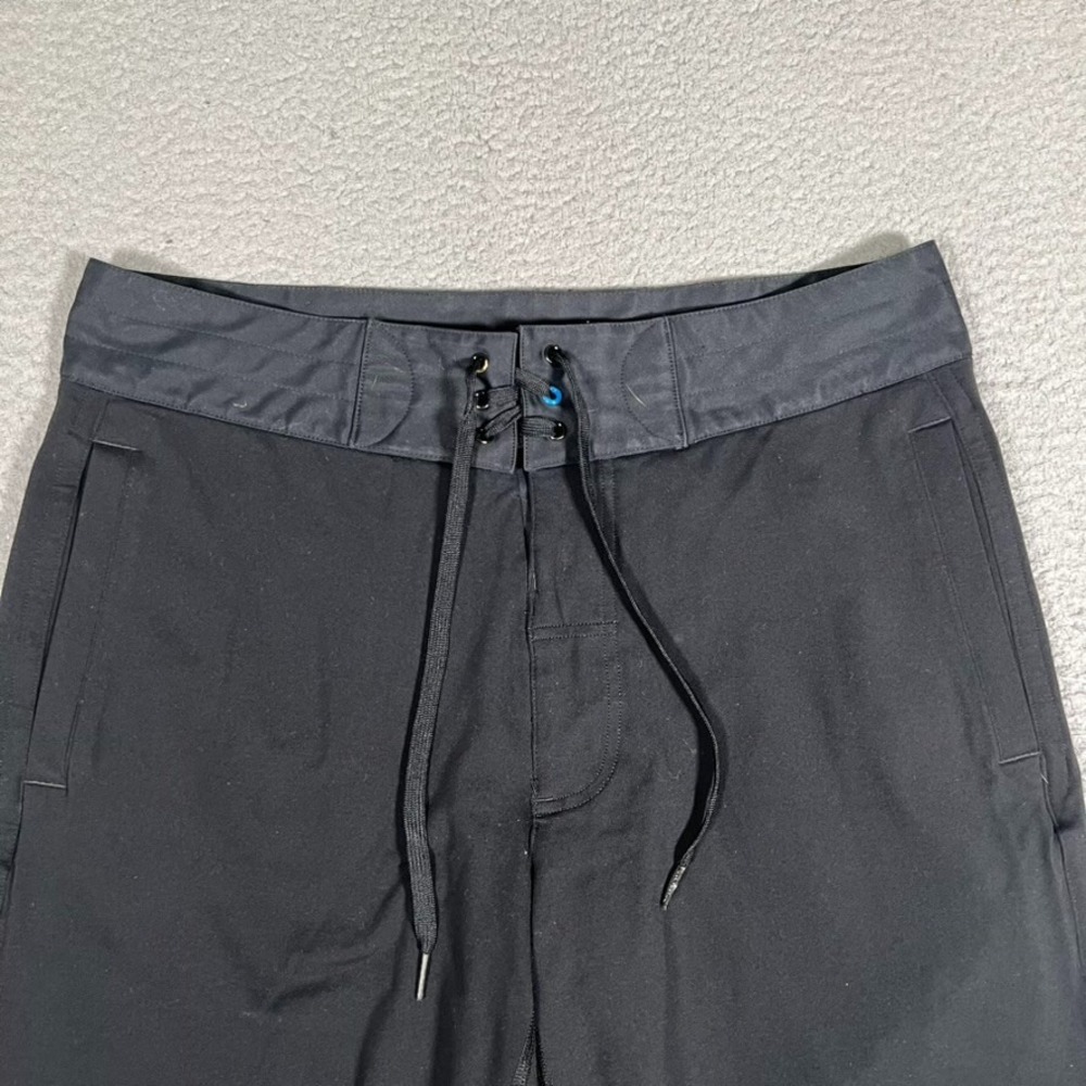 Lululemon Shorts Mens 33 Black Boardshorts 10" Swim Surf Beach Drawstring Pocket - Picture 2 of 10
